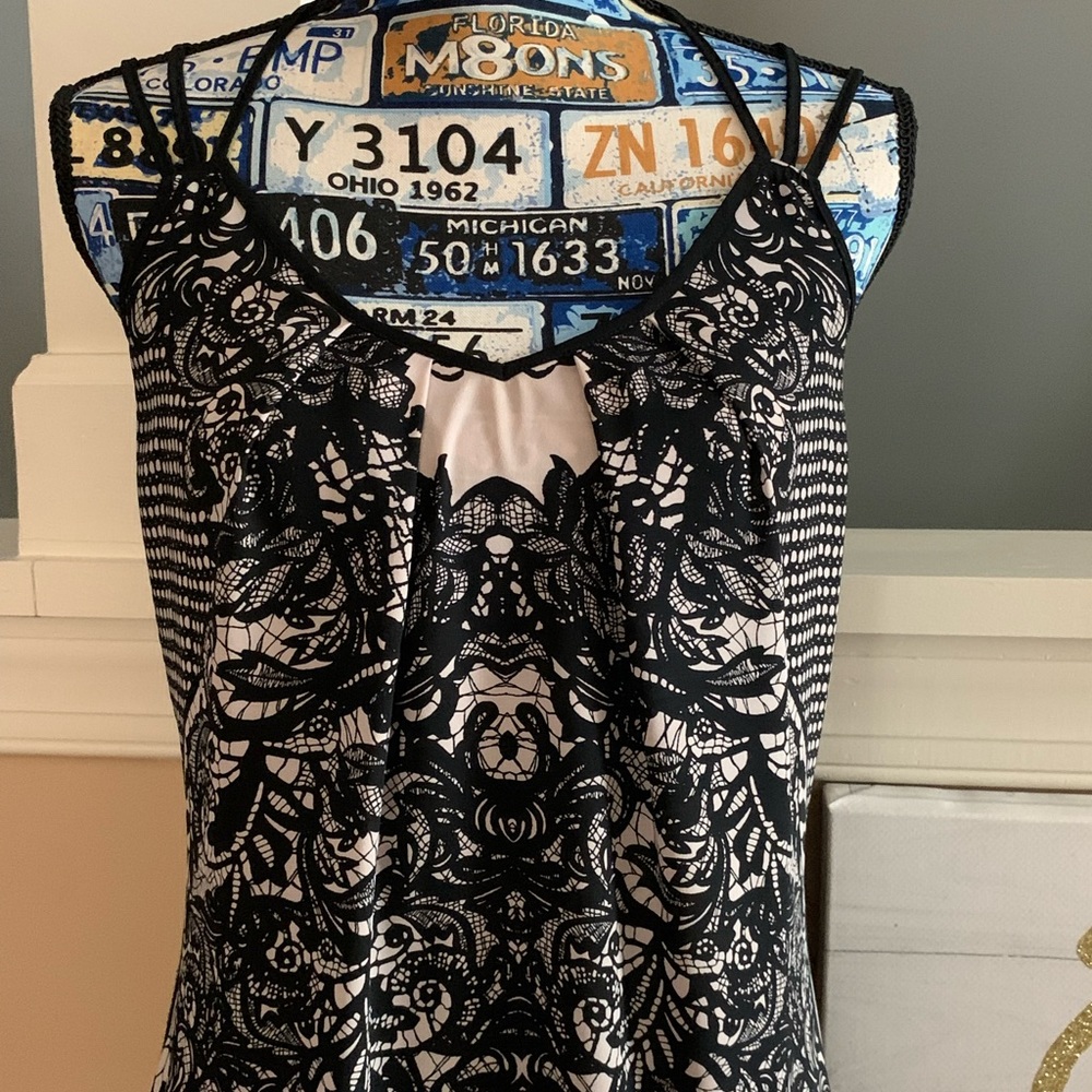 Express Tank Top - Picture 2 of 5